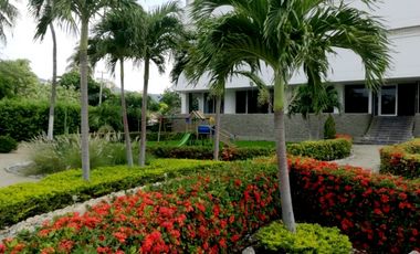 Apartamento en primera línea de playa salguero Santa Marta - 005