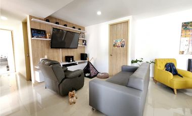 AMPLIO Y PERMITE RENTAS CORTAS. EN SABANETA