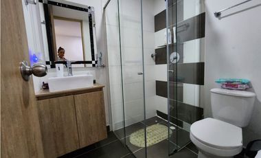 AMPLIO Y PERMITE RENTAS CORTAS. EN SABANETA