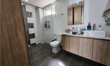 AMPLIO Y PERMITE RENTAS CORTAS. EN SABANETA