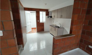 SE ARRIENDA CASA EN BARRIO COLINAS DEL BOSQUE - DOSQUEBRADAS