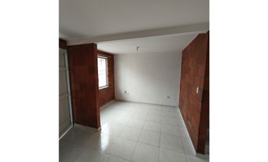 SE ARRIENDA CASA EN BARRIO COLINAS DEL BOSQUE - DOSQUEBRADAS