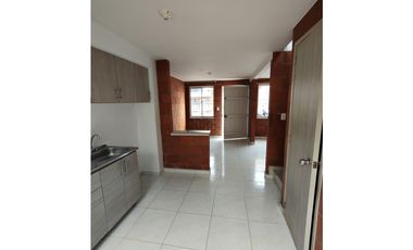 SE ARRIENDA CASA EN BARRIO COLINAS DEL BOSQUE - DOSQUEBRADAS