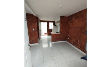 SE ARRIENDA CASA EN BARRIO COLINAS DEL BOSQUE - DOSQUEBRADAS