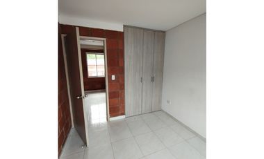 SE ARRIENDA CASA EN BARRIO COLINAS DEL BOSQUE - DOSQUEBRADAS