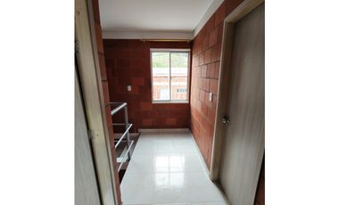 SE ARRIENDA CASA EN BARRIO COLINAS DEL BOSQUE - DOSQUEBRADAS