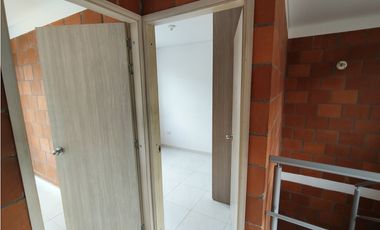 SE ARRIENDA CASA EN BARRIO COLINAS DEL BOSQUE - DOSQUEBRADAS