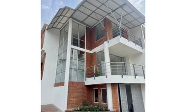 VENDO CASA EN CONJUNTO CERRADO, VILLETA
