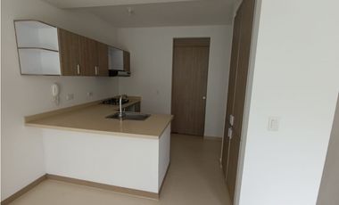 CASA DE DOS PISOS EN HACIENDA EL CASTILLO - TULIPANES, CALI