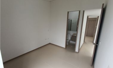 CASA DE DOS PISOS EN HACIENDA EL CASTILLO - TULIPANES, CALI