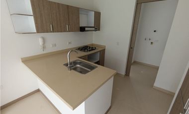 CASA DE DOS PISOS EN HACIENDA EL CASTILLO - TULIPANES, CALI