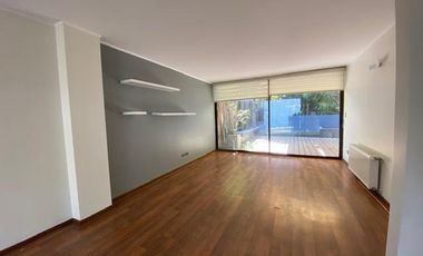 CASA 3 DORM MAS SERVICIO AV DEL VALLE ABRIL