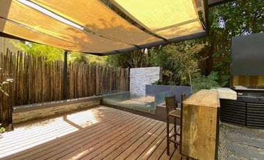 CASA 3 DORM MAS SERVICIO AV DEL VALLE ABRIL