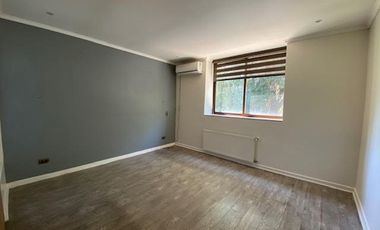 CASA 3 DORM MAS SERVICIO AV DEL VALLE ABRIL