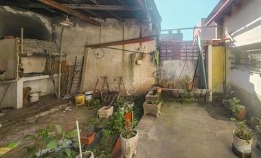 Casa de oportunidad con 2 dormitorios más cochera en zona Norte