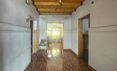 Casa de oportunidad con 2 dormitorios más cochera en zona Norte