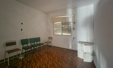 Casa de oportunidad con 2 dormitorios más cochera en zona Norte