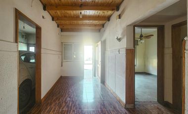 Casa de oportunidad con 2 dormitorios más cochera en zona Norte