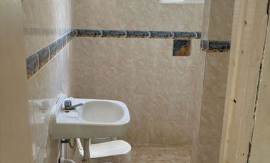 CASA PARA REMODELAR EN ESQUINA segunda fila