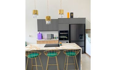 Casa en renta 3 habitaciones urb. Ciudad del mar.