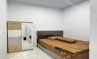 Tempat Kost dan Usaha, Baru 2025, 4 Lantai, 99% terisi, Omzet 1M /thn