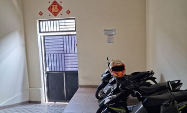 Tempat Kost dan Usaha, Baru 2025, 4 Lantai, 99% terisi, Omzet 1M /thn