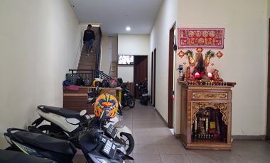 Tempat Kost dan Usaha, Baru 2025, 4 Lantai, 99% terisi, Omzet 1M /thn