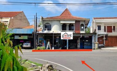 Rumah dan ruang usaha luas di jalan raya Sukoharjo Kota