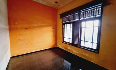 Rumah Nyaman 2lantai Tengah Kota Akses Lebar Kerten Solo