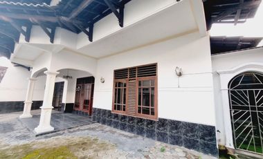 Rumah Nyaman 2lantai Tengah Kota Akses Lebar Kerten Solo