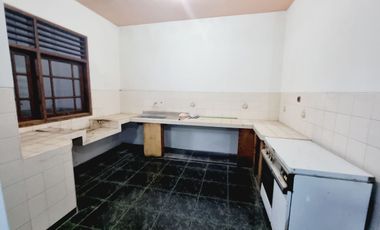 Rumah Nyaman 2lantai Tengah Kota Akses Lebar Kerten Solo