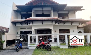 Rumah Nyaman 2lantai Tengah Kota Akses Lebar Kerten Solo