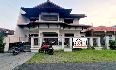 Rumah Nyaman 2lantai Tengah Kota Akses Lebar Kerten Solo