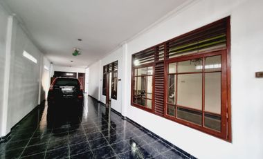 Rumah Nyaman 2lantai Tengah Kota Akses Lebar Kerten Solo