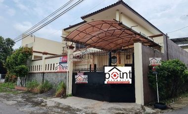 Rumah Kokoh 2lantai Hook Nyaman  dalam Kota Jajar Solo