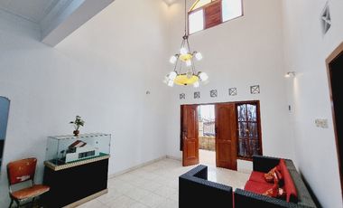 Rumah Bagus 2 Lt Dekat De Djolomadu Colomadu KRA