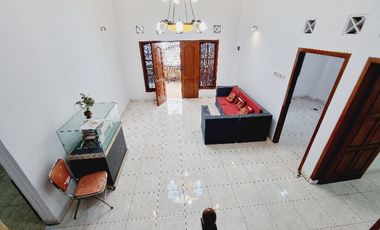 Rumah Bagus 2 Lt Dekat De Djolomadu Colomadu KRA