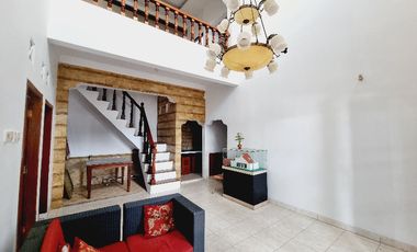 Rumah Bagus 2 Lt Dekat De Djolomadu Colomadu KRA