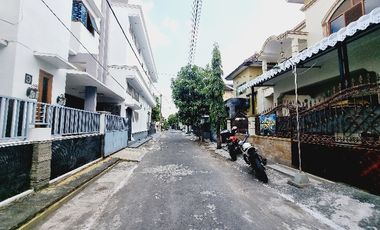 Rumah Bagus 2 Lt Dekat De Djolomadu Colomadu KRA