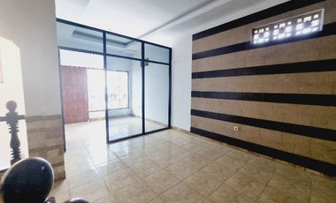 Rumah Bagus 2 Lt Dekat De Djolomadu Colomadu KRA