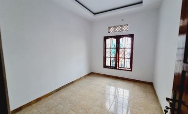Rumah Bagus 2 Lt Dekat De Djolomadu Colomadu KRA