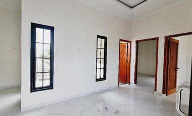 6 Unit Sisa 2 Unit  Rumah Mewah 2 Lt  Dalam Town House di Solo Kota