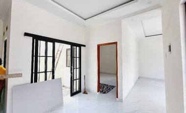 6 Unit Sisa 2 Unit  Rumah Mewah 2 Lt  Dalam Town House di Solo Kota