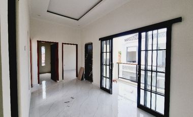 6 Unit Sisa 2 Unit  Rumah Mewah 2 Lt  Dalam Town House di Solo Kota