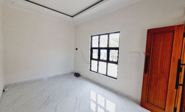 6 Unit Sisa 2 Unit  Rumah Mewah 2 Lt  Dalam Town House di Solo Kota