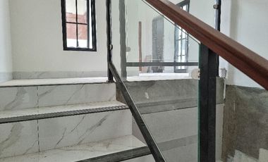 6 Unit Sisa 2 Unit  Rumah Mewah 2 Lt  Dalam Town House di Solo Kota