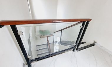 6 Unit Sisa 2 Unit  Rumah Mewah 2 Lt  Dalam Town House di Solo Kota