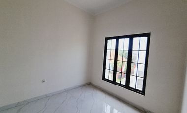 6 Unit Sisa 2 Unit  Rumah Mewah 2 Lt  Dalam Town House di Solo Kota