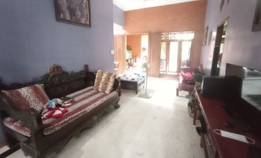 Rumah Mewah Full Jati di Perumahan Gawanan Colomadu