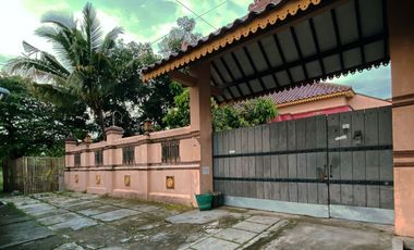 Rumah Mewah Full Jati di Perumahan Gawanan Colomadu